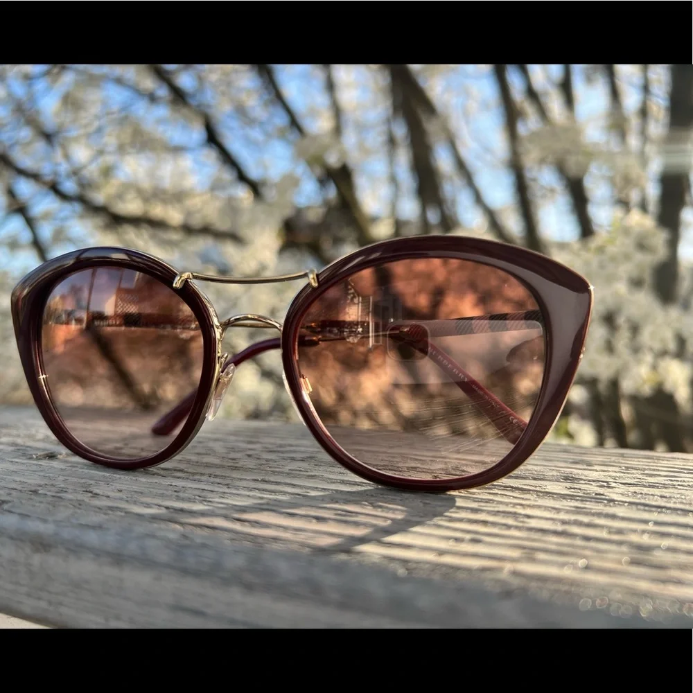 Burberry Check Detail Round Frame Sunglasses - Picture 13 of 14